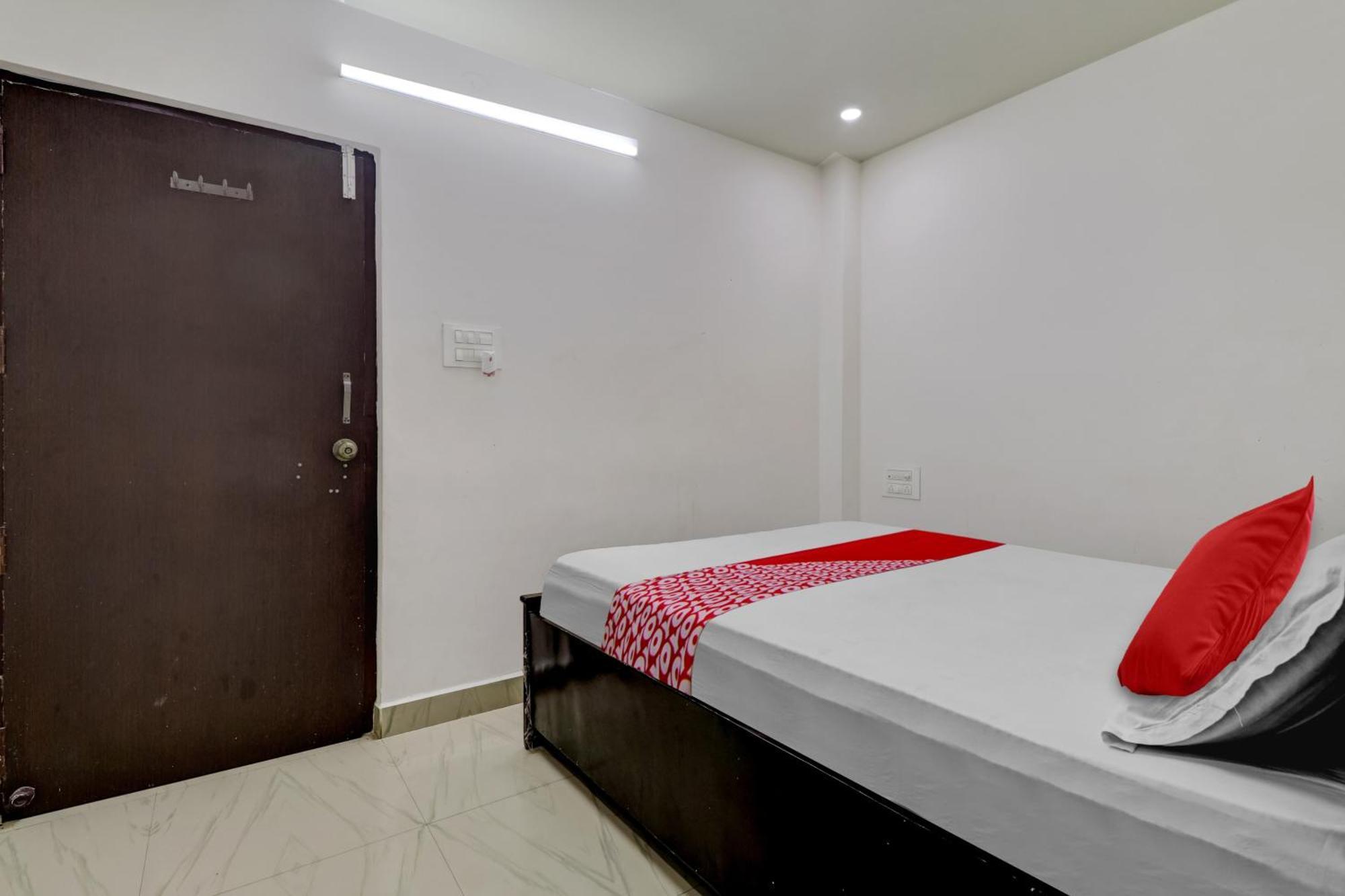 Hotel Oyo Vnr Convention Guntūr Zewnętrze zdjęcie
