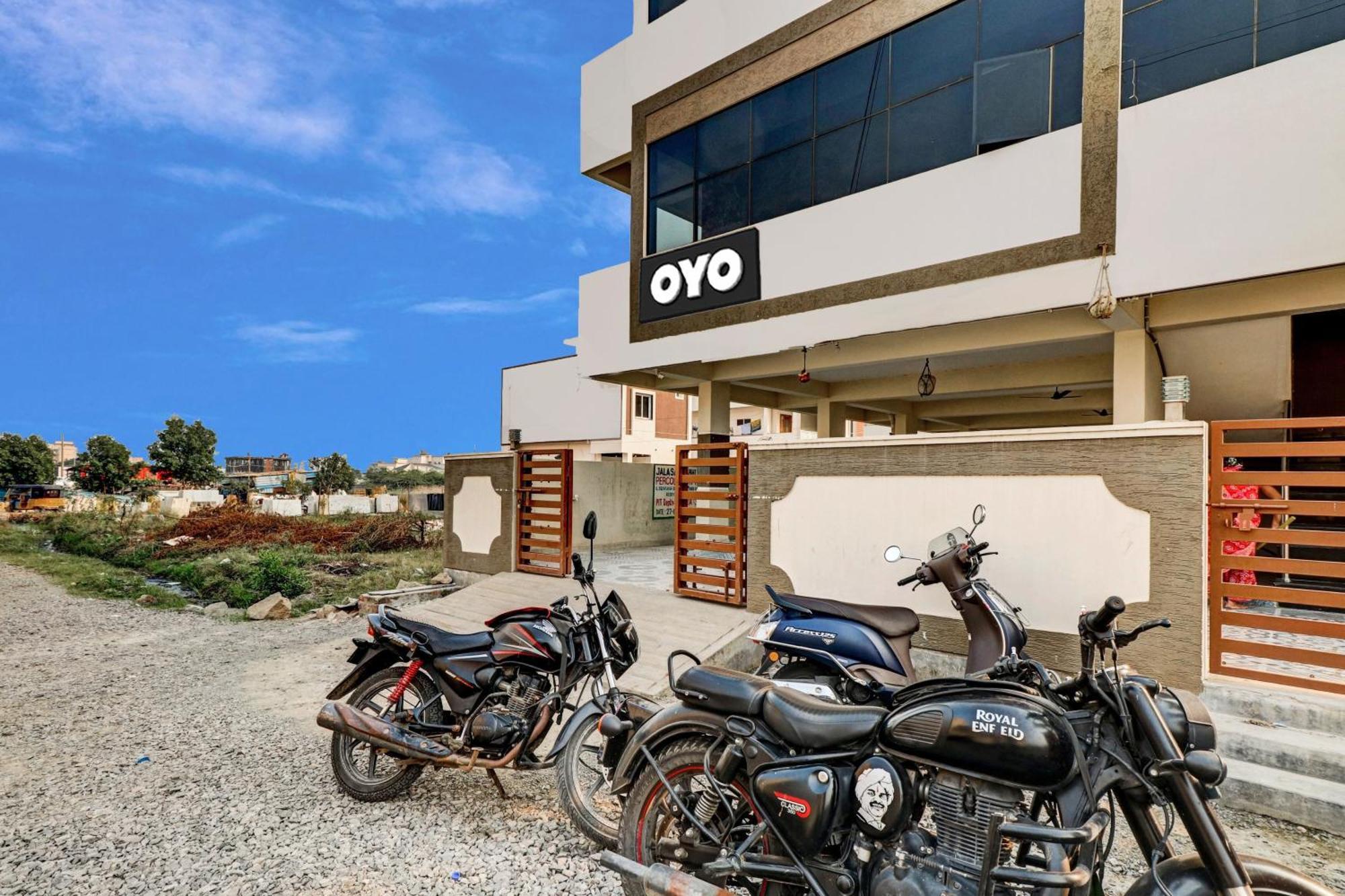 Hotel Oyo Vnr Convention Guntūr Zewnętrze zdjęcie